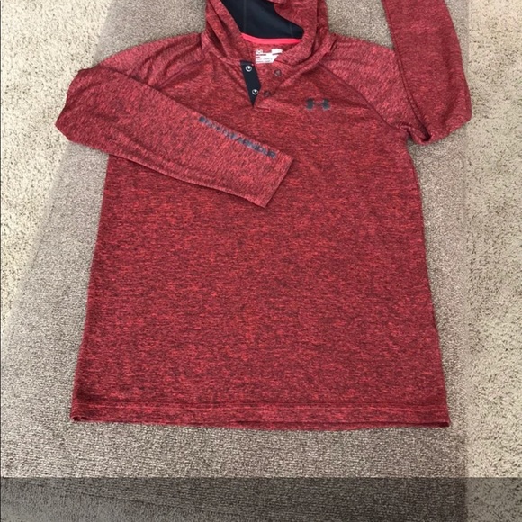 NWOT Under Armour Heat Gear Loose Hooded Running Henley T Shirt Dark Red Bla - Picture 2 of 7